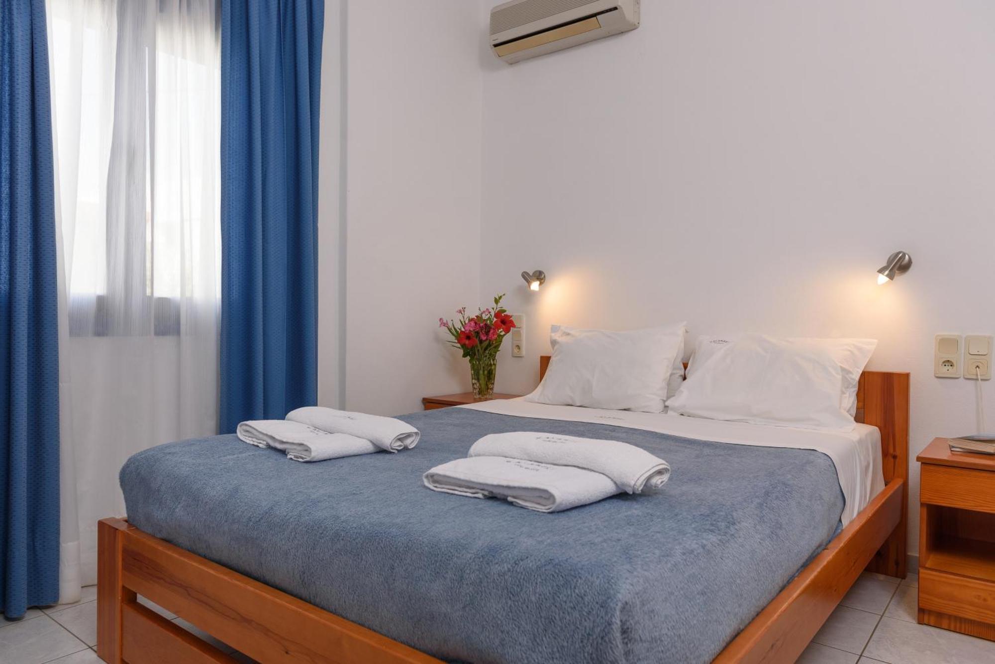 Finikas Studios & Apartments - Kalamaki Holidays Kalamaki (Heraklion) Eksteriør bilde