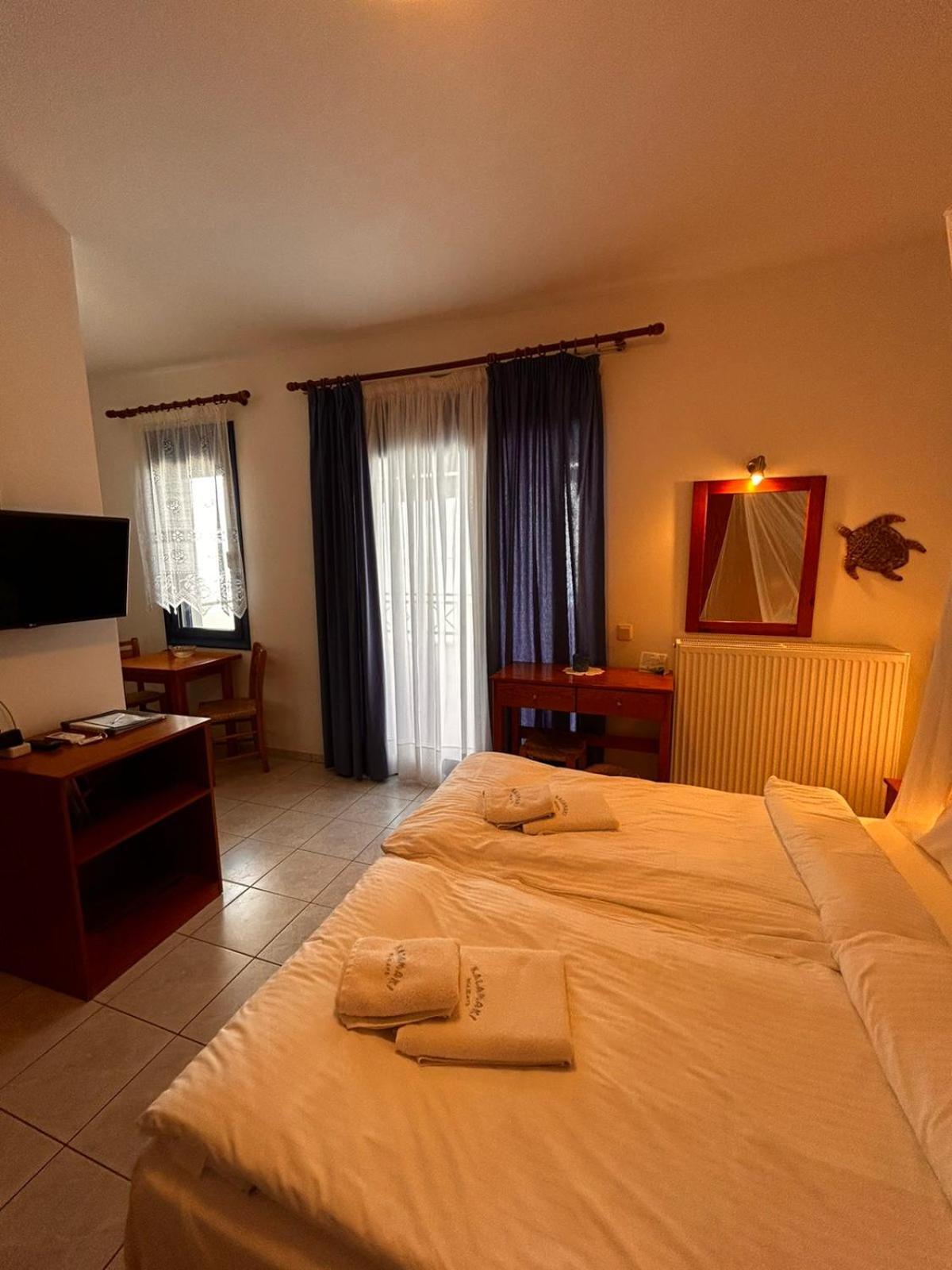 Finikas Studios & Apartments - Kalamaki Holidays Kalamaki (Heraklion) Eksteriør bilde