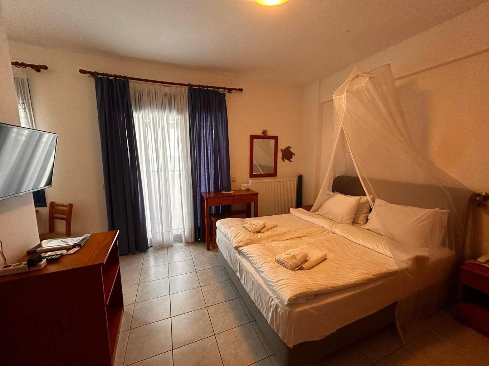 Finikas Studios & Apartments - Kalamaki Holidays Kalamaki (Heraklion) Eksteriør bilde