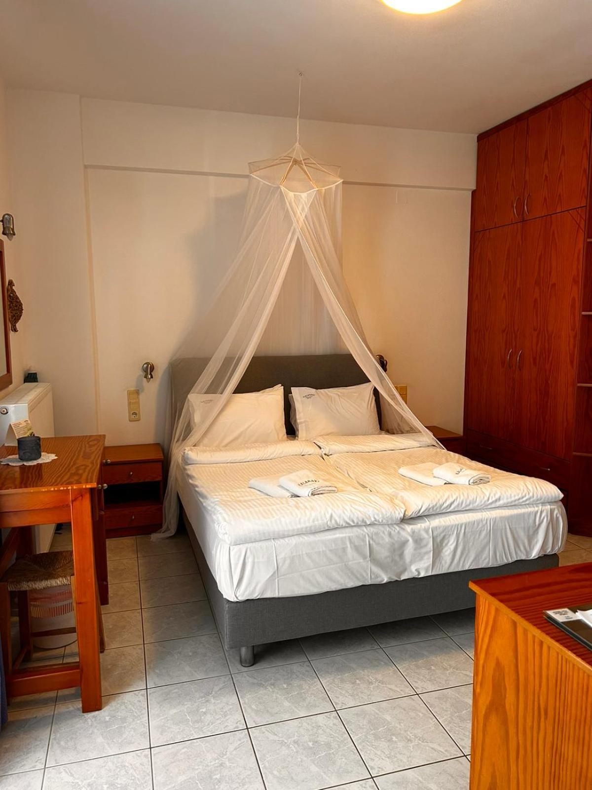 Finikas Studios & Apartments - Kalamaki Holidays Kalamaki (Heraklion) Eksteriør bilde
