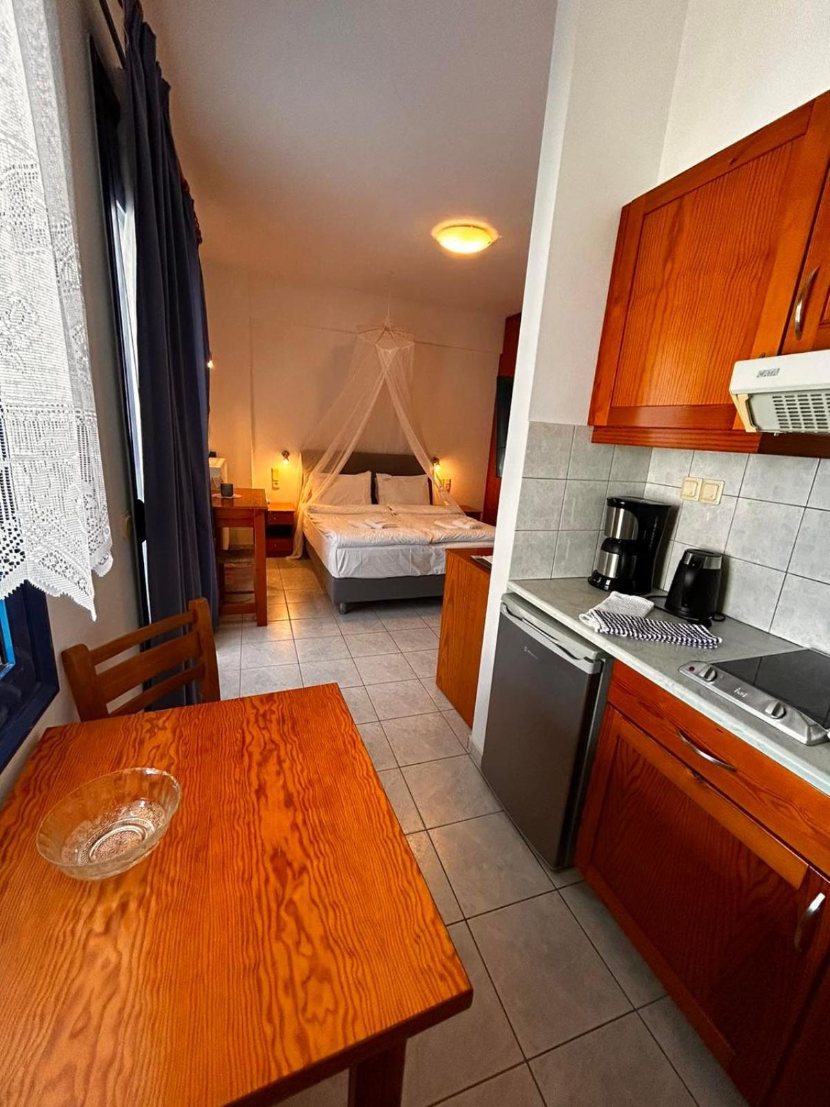 Finikas Studios & Apartments - Kalamaki Holidays Kalamaki (Heraklion) Eksteriør bilde